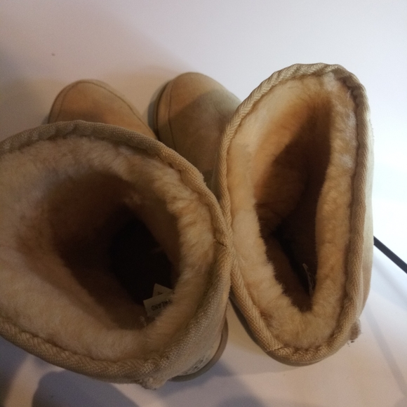 Ugg boots "cream" size 7 in womens - Picture 3 of 6